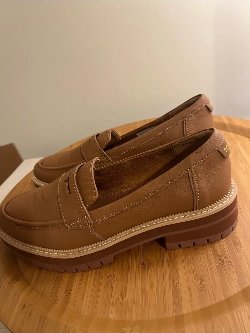 Toms loafers smooth